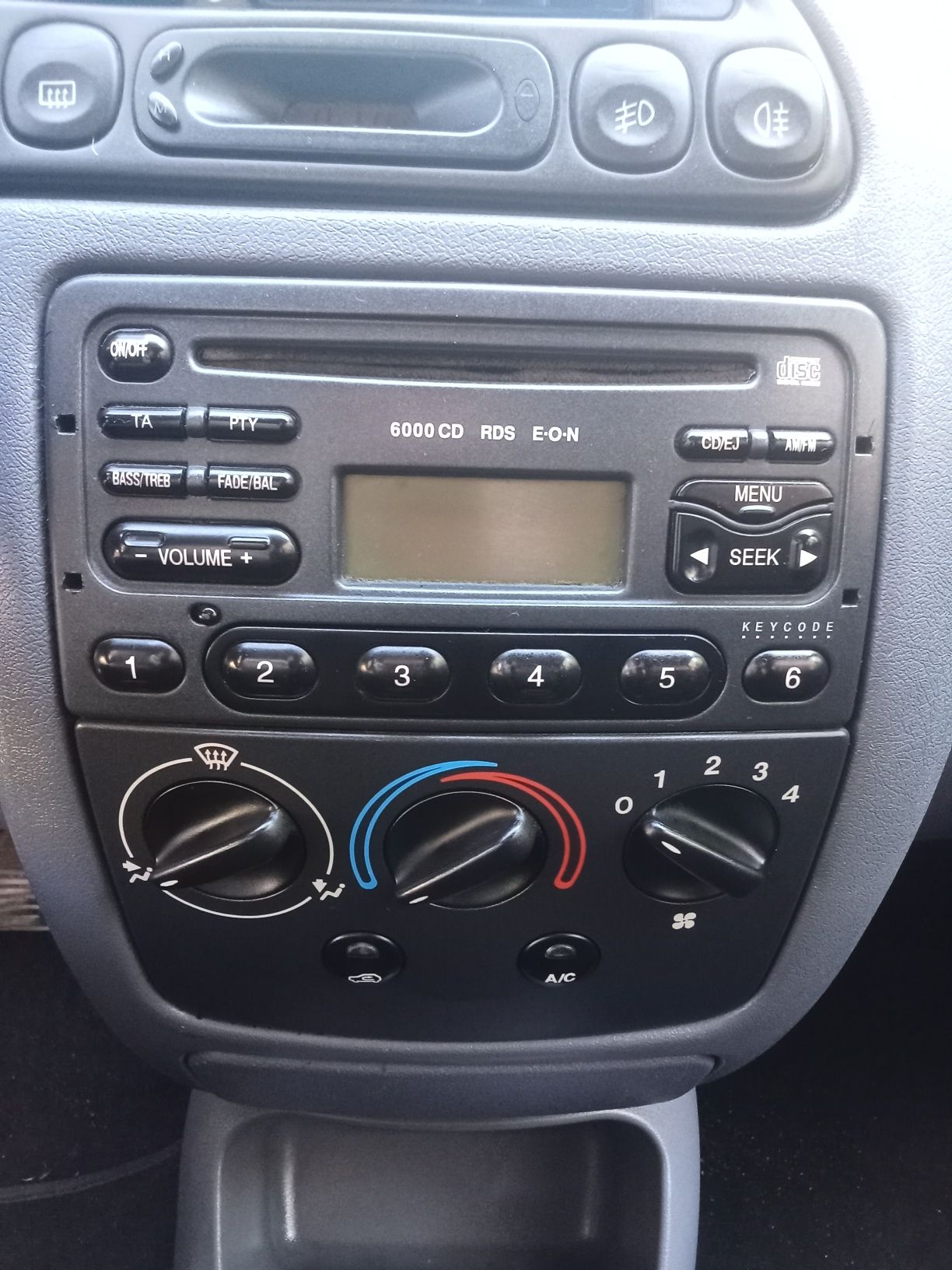 Ford fiesta Tecno versão guia