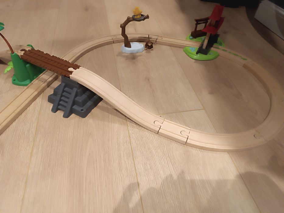 Zestaw torów playtive + pociąg