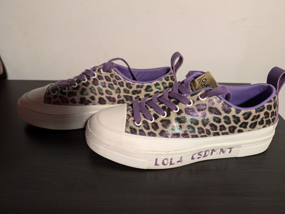 Sapatilhas da marca Lola Casademunt