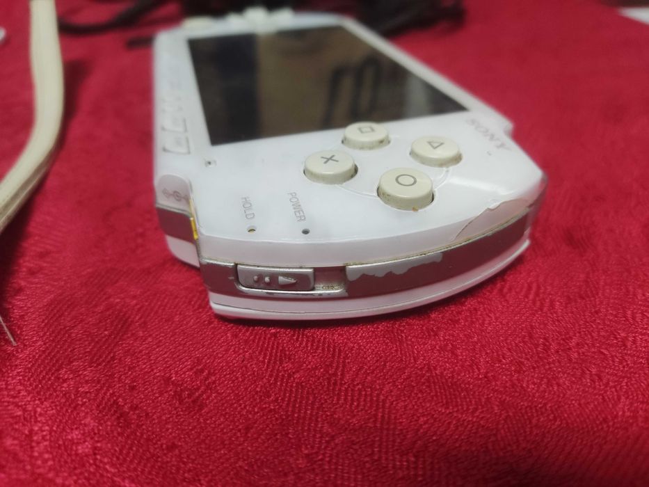 Playstation PSP Branca 1004- jogos- cartão 1GB