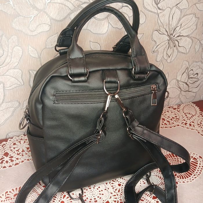 Женская сумка (рюкзак )