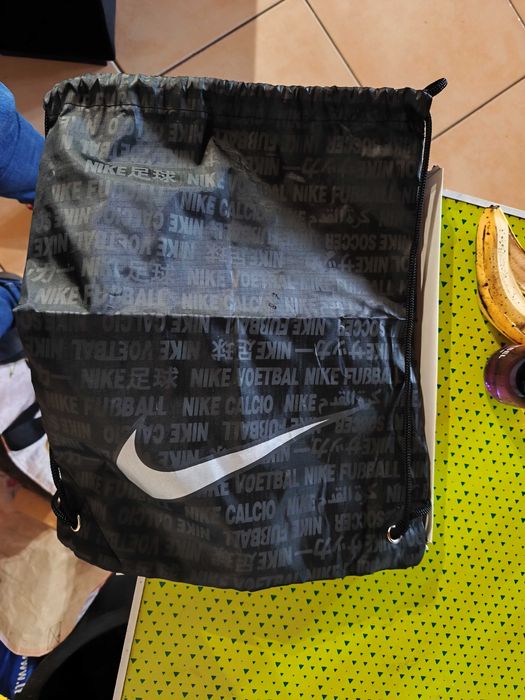 Chuteiras Nike novas