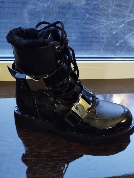 Зимние кожаные ботинки женские