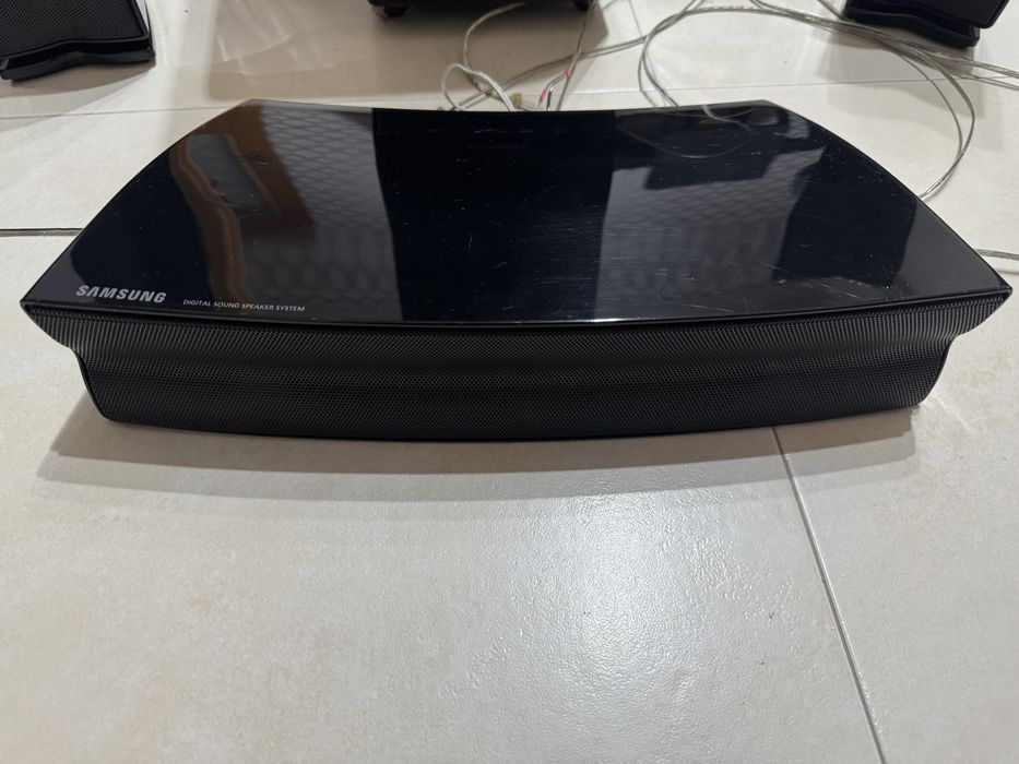 Subwoofer e colunas Samsung