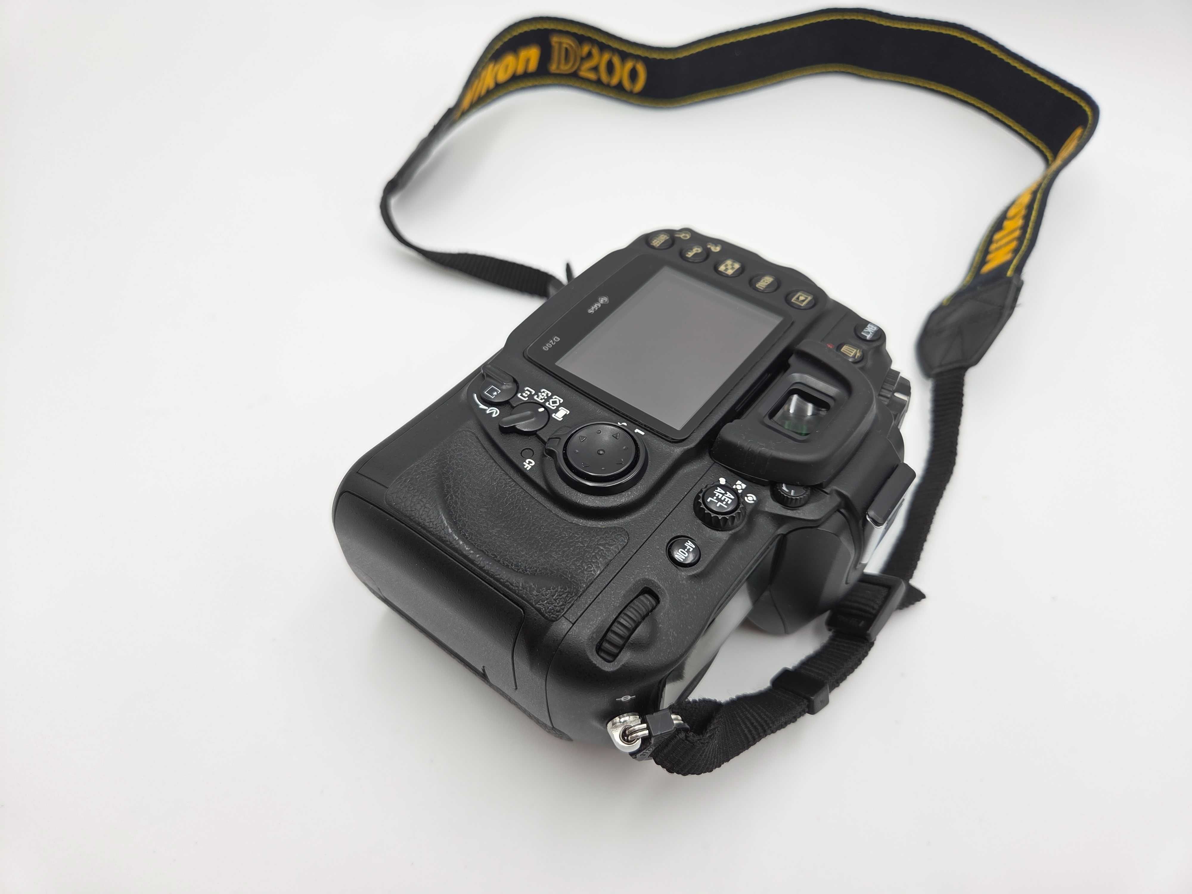 .Aparat Nikon D200 body - tylko 18 tys. zdjęć - stan idealny