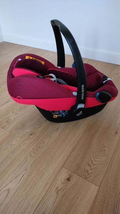 sprzedam fotelik Maxi Cosi Pebble Pro i-Size z bazą FamilyFix3
