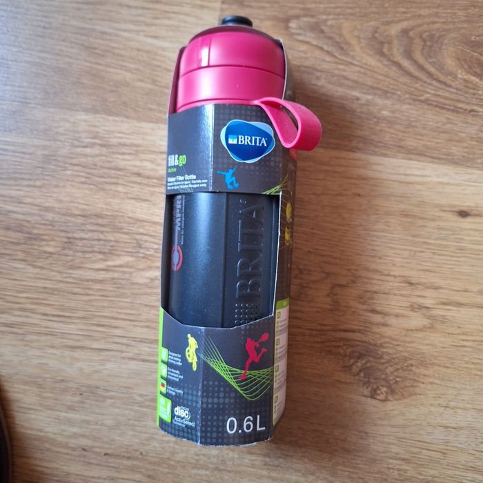 Sprzedam nową butelkę fitrującą wodę marki Brita Active z filtrem