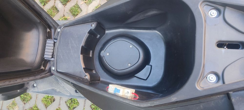 Електроскутер Aima Aerox