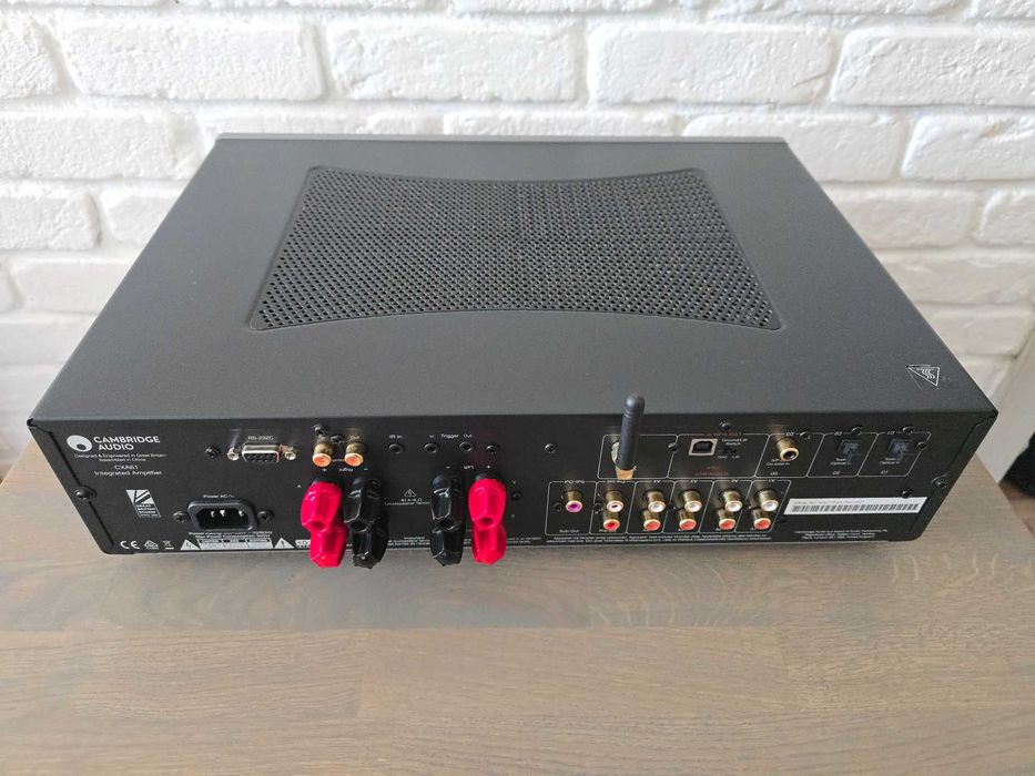 Wzmacniacz stereo Cambridge Audio CXA61