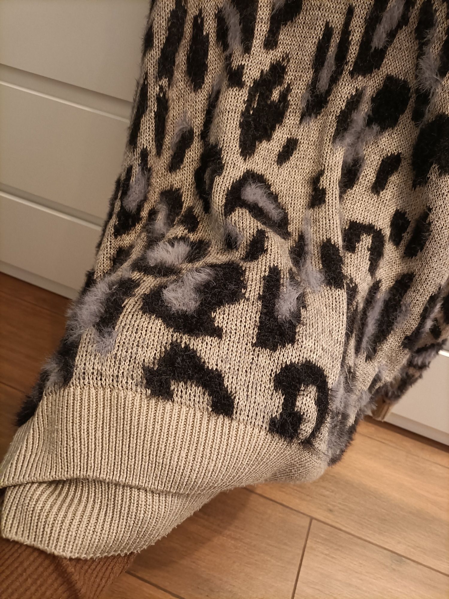 Gruby sweter panterka New Look L jak nowy