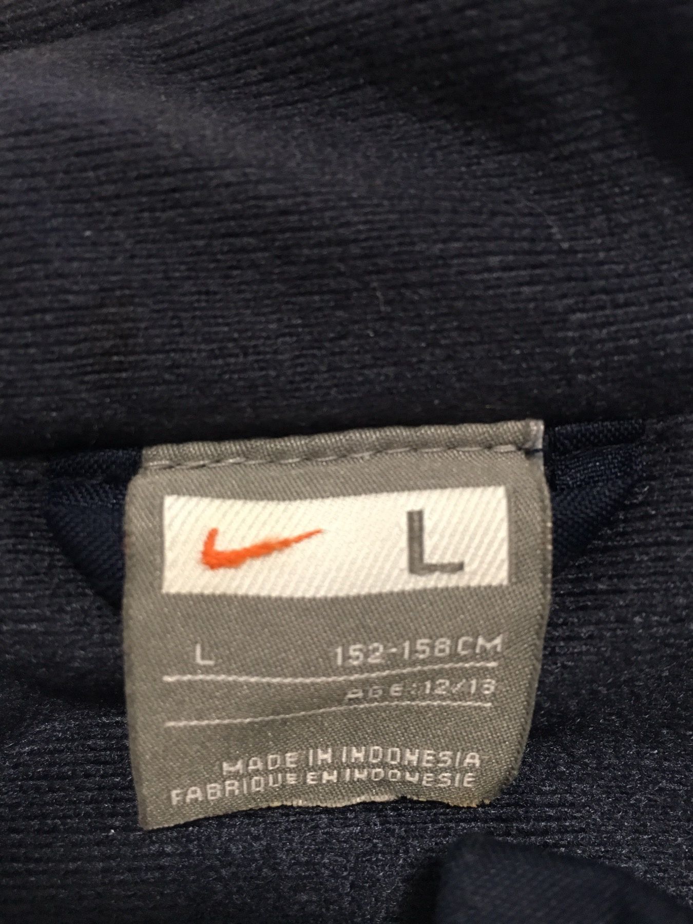 Продам оригинальную курточку на подростка Nike