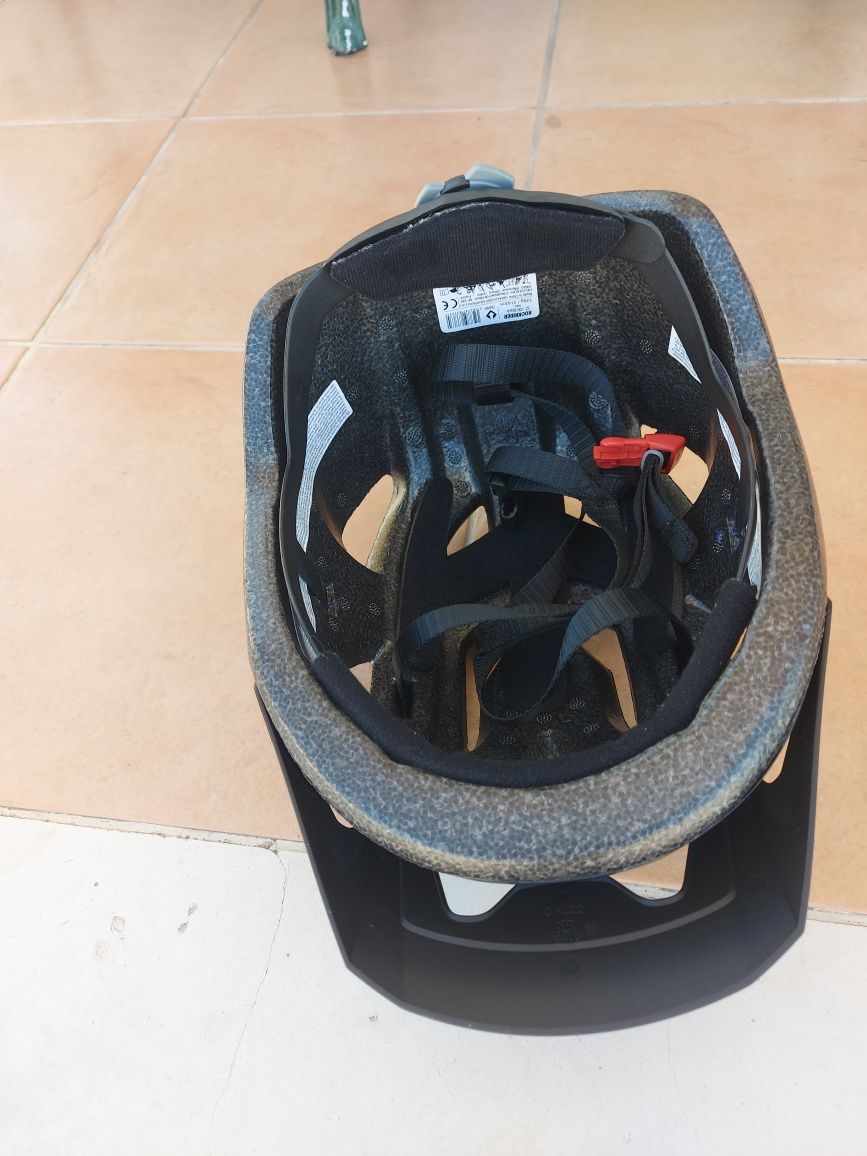 Vendo capacete de bicicleta ROCKRIDER,  nunca usado