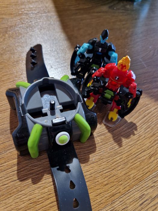 Ben Ten zegarek z wyskakującą postacią figurki