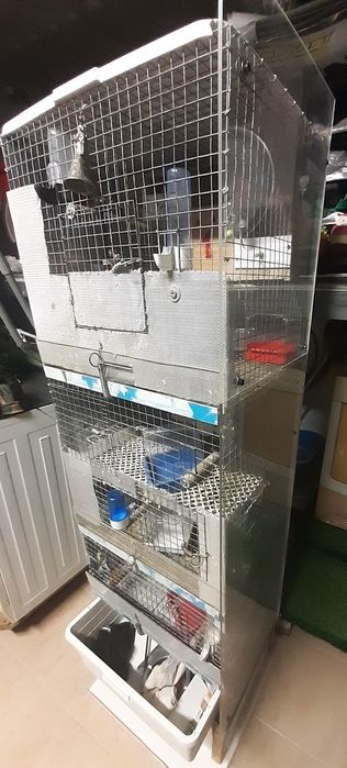 Jaula em  coluna  de apartamentos da para cinco casais