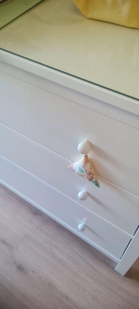 Cómoda  ikea 3 gavetas