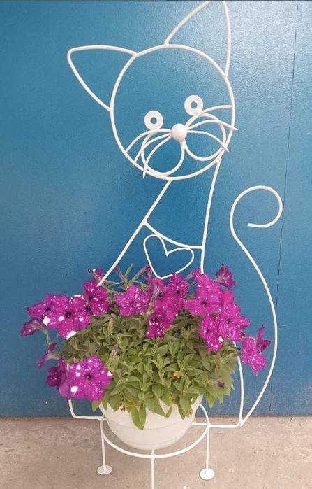 Садовые фигуры для цветов