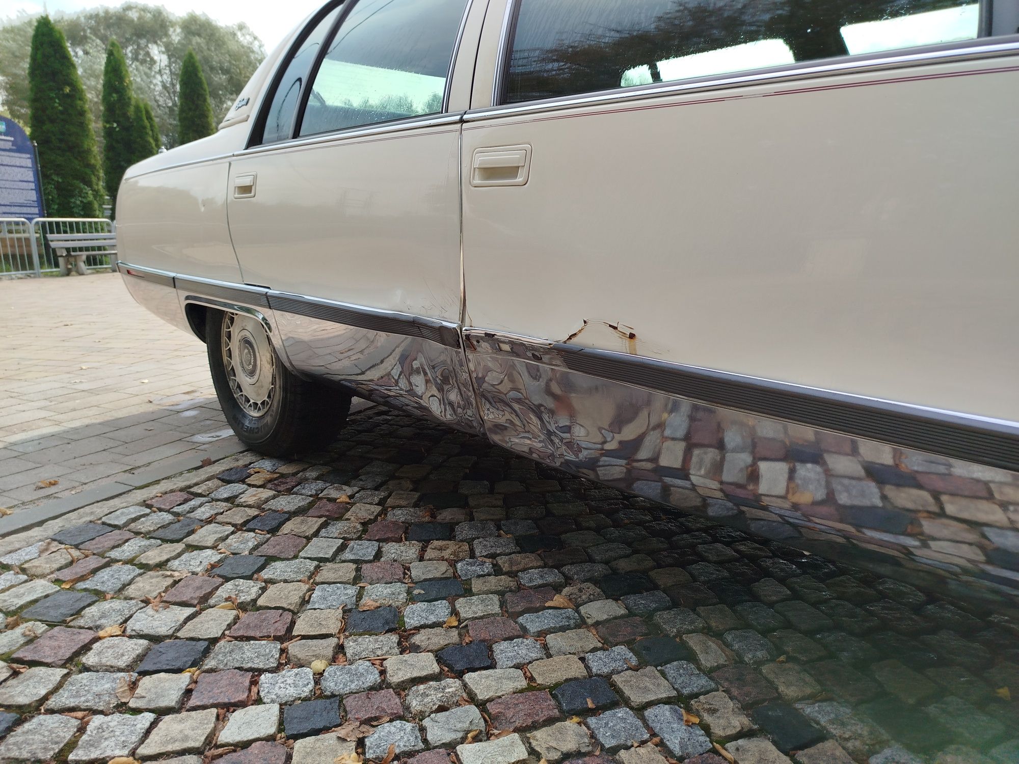 Cadillac Fleetwood Limuzyna V8 5.7 LT1
