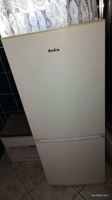 Lodówka mała 135 cm