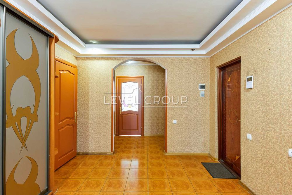 продаж 3-кімн квартири  вул. Анни Ахматової вул., 43 Осокорки