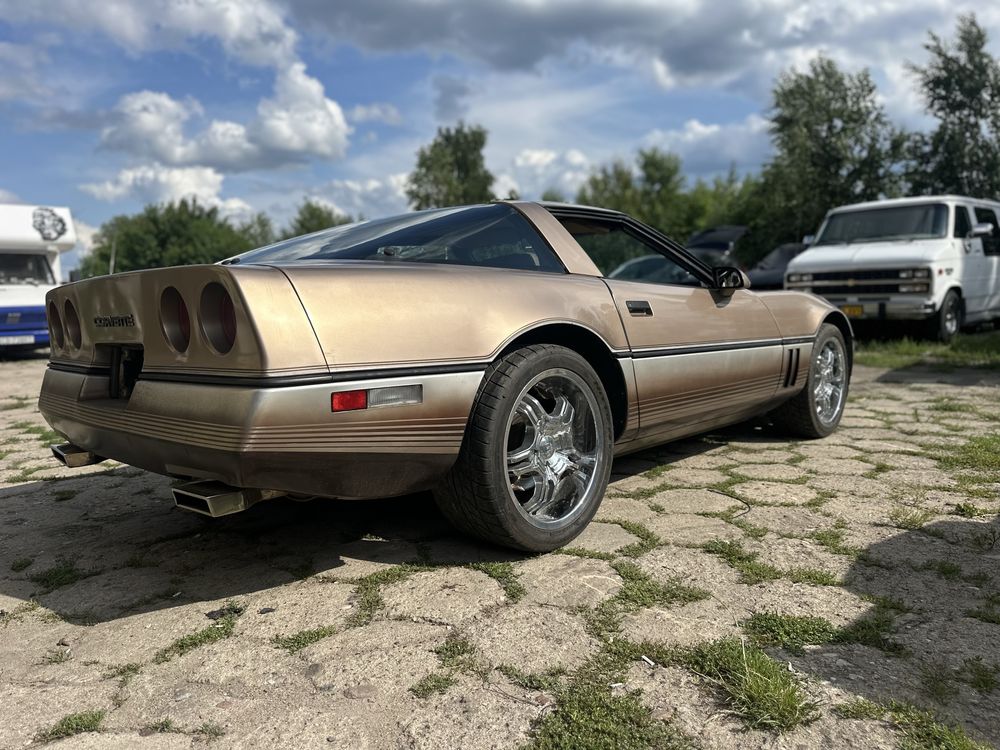 1985r Chevrolet Corvette 5.7 V8 automat polecam