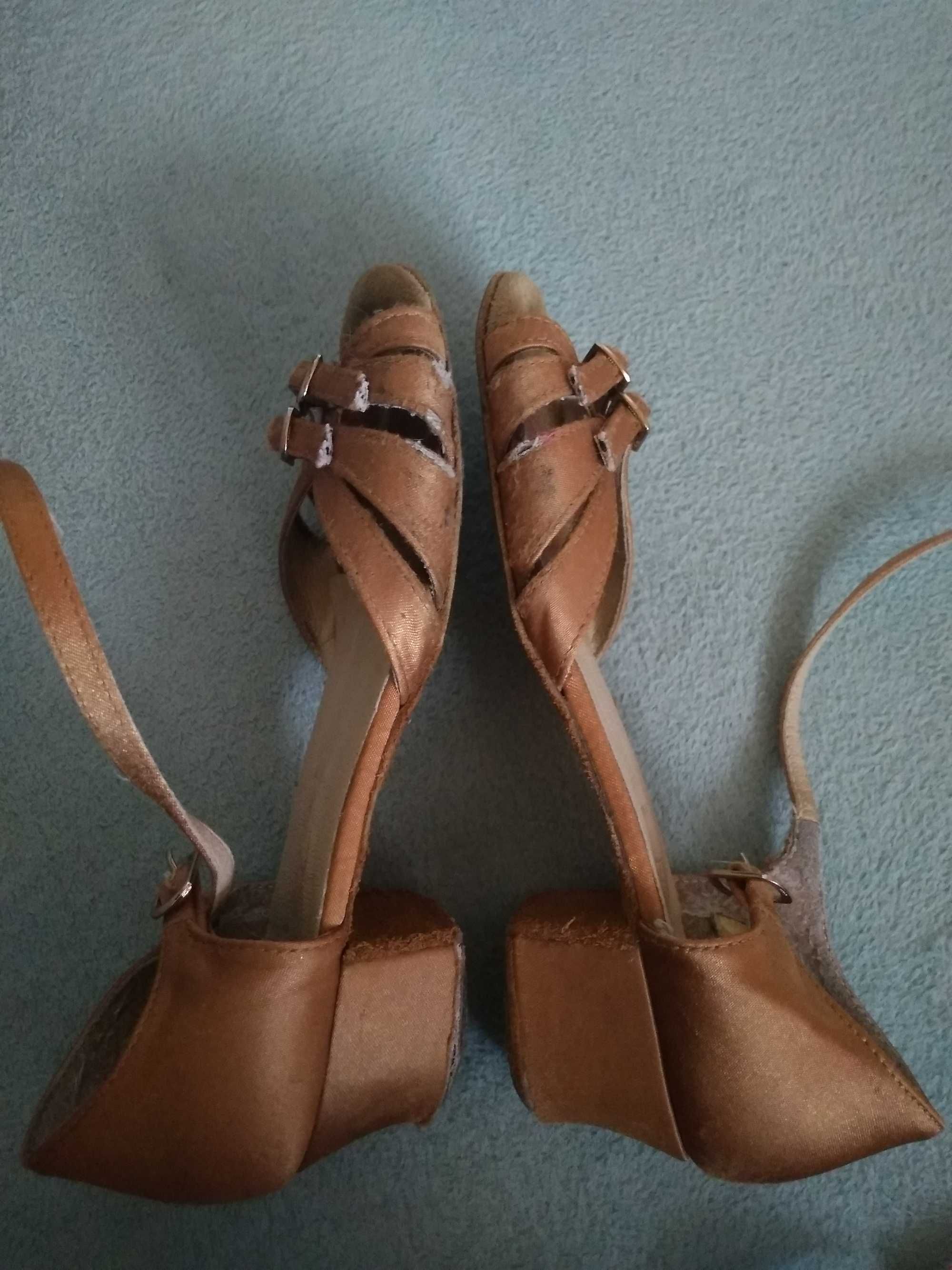 Туфли для бальных танцев на девочку размер стельки 21,5 см