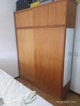 Mesas . Guarda roupa