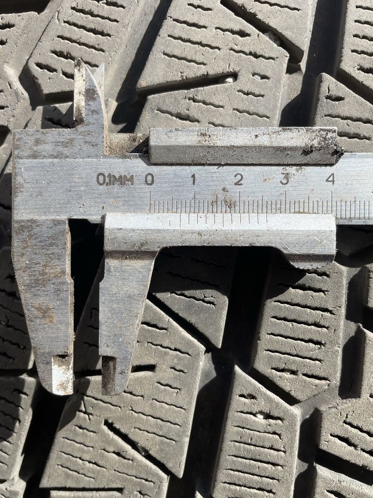 Продам зимову резину Yokohama ice Guard 265/60/R18