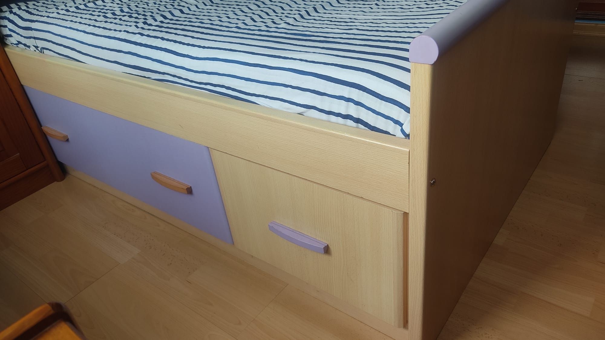 Vendo conjunto cama + secretária + estante