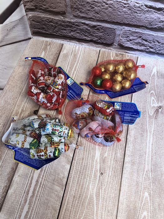 Солодощі від Онлі, новорічні кульки, сніговики, санта клауси,фігурки