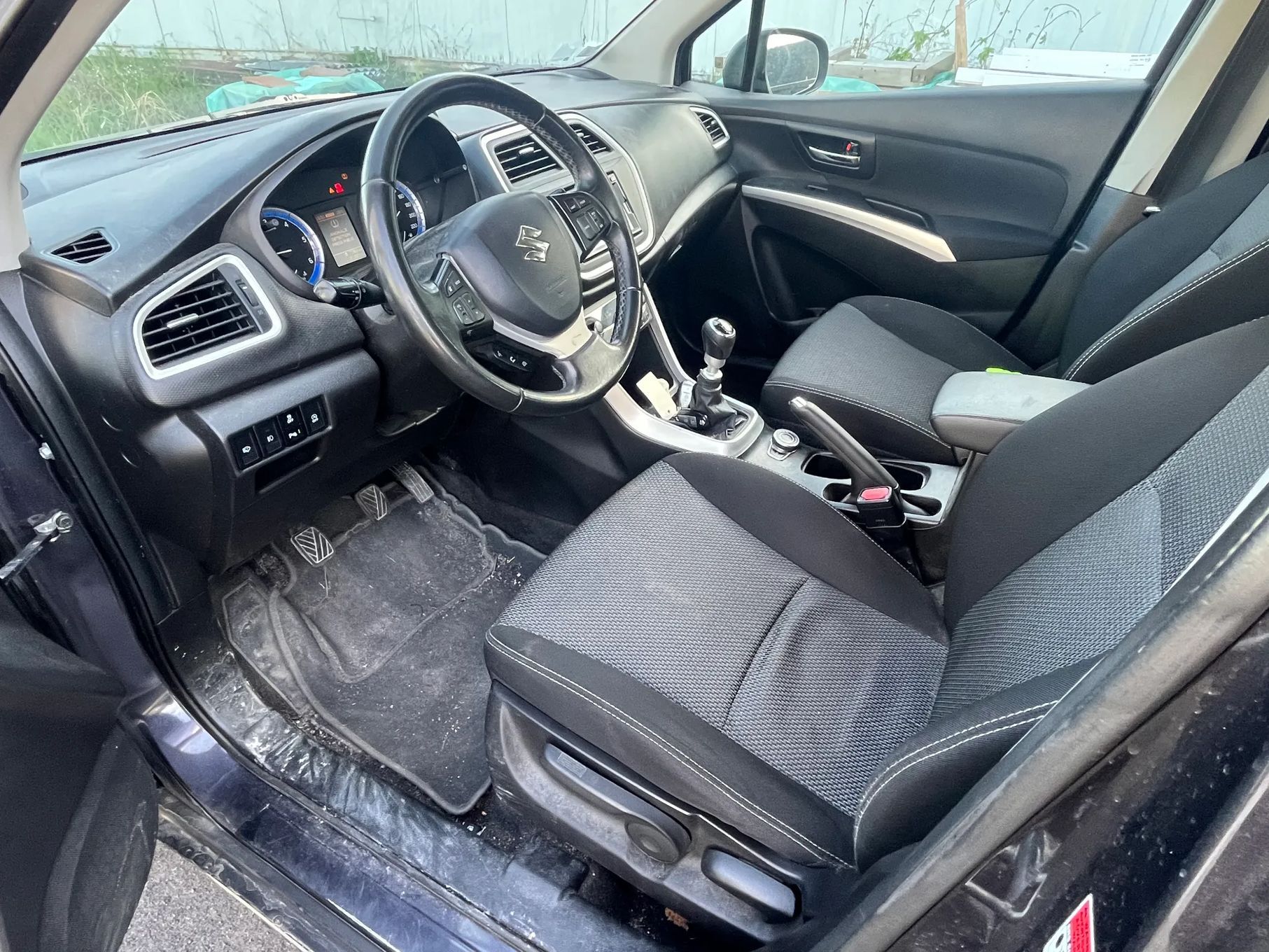 Suzuki SX4 S-Cross bogate wyposażenie niski przebieg 4x4