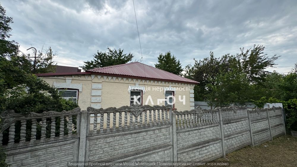 Продаж частини будинку з окремим двором в р-ні Критого ринку!