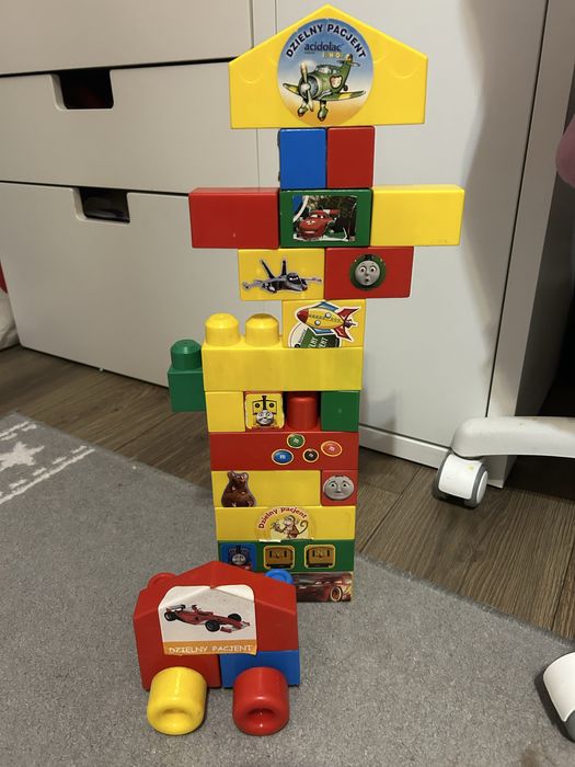 Duze klocki kolorowe plastikowe