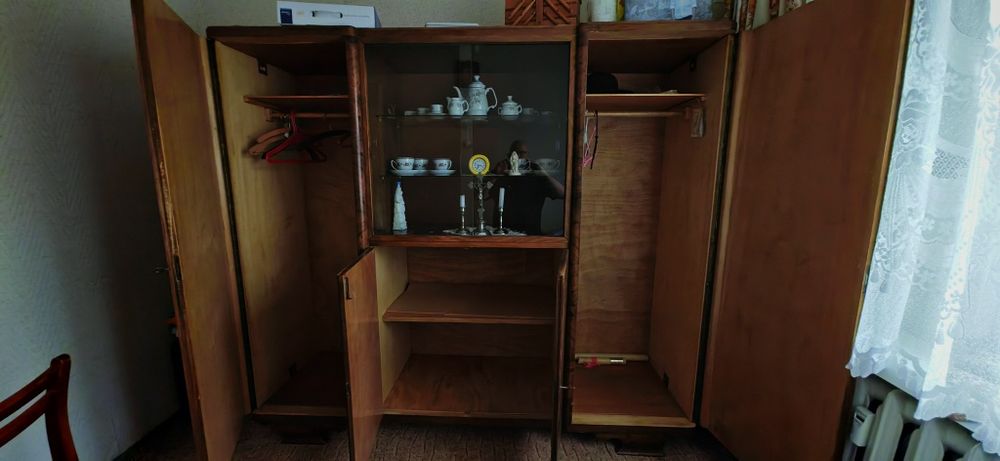 Piękna solidna stara szafa