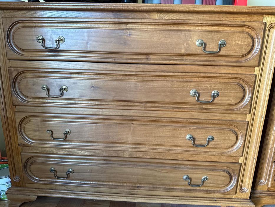 Conjunto de cómoda e mesinhas de cabeceira