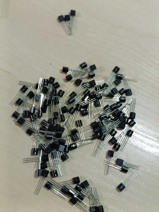 Транзистор BC547 резистор 10K