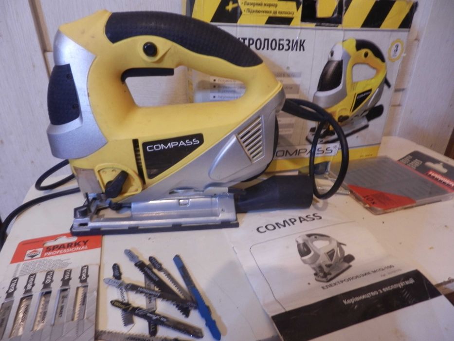 Електролобзік Compass M1Q-100 20107179 с пилками