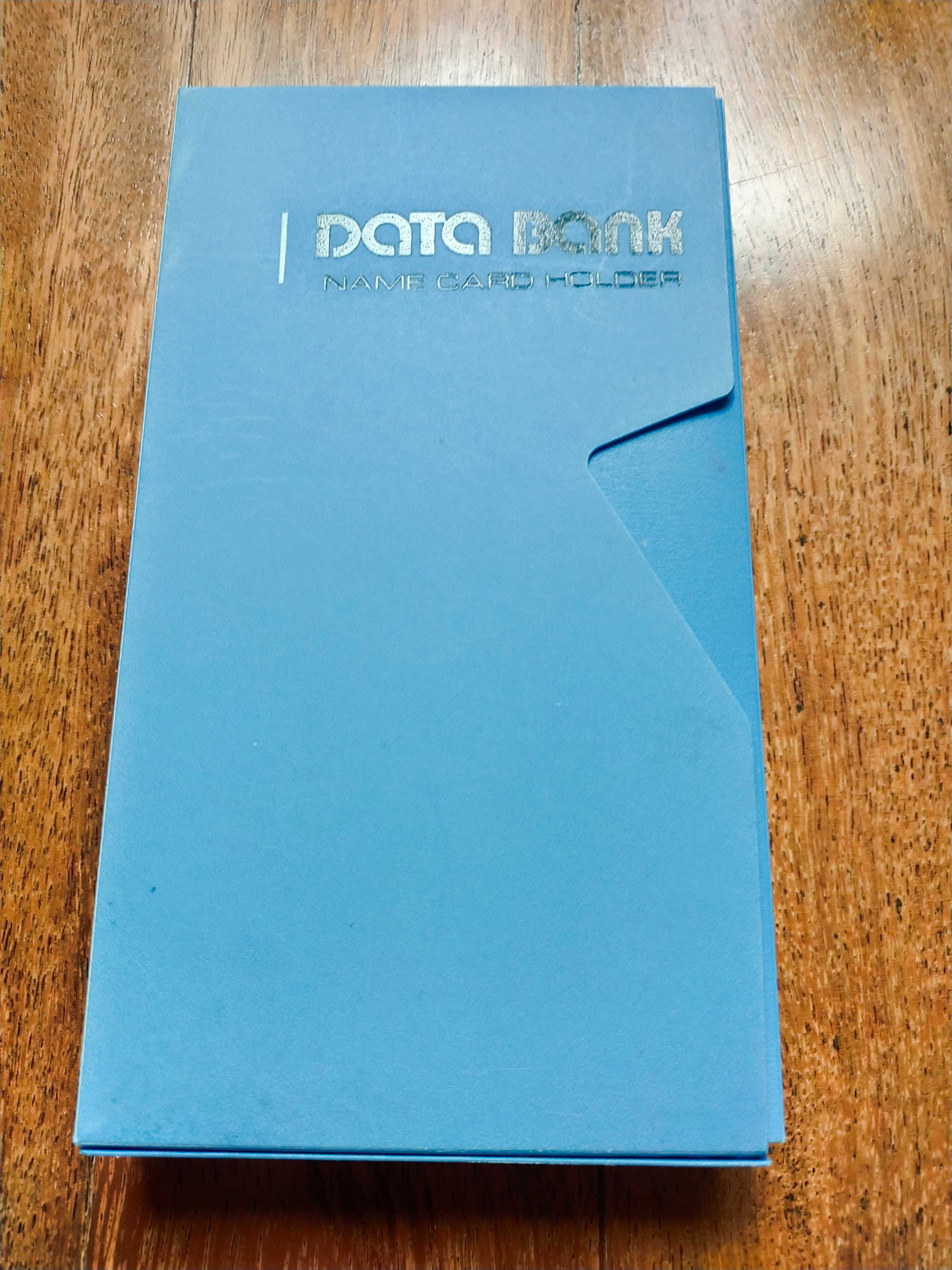 Klaser z kartami telefonicznymi