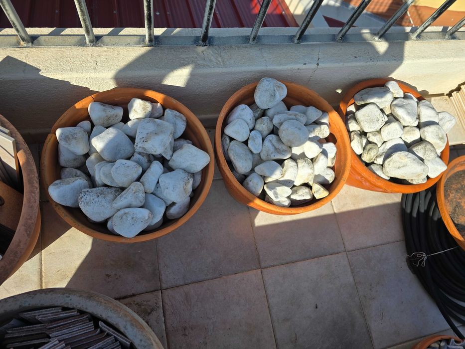 Pedras decorativas brancas