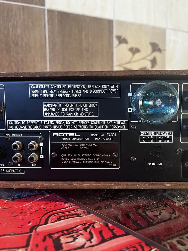 Amplituner Rotel sa304