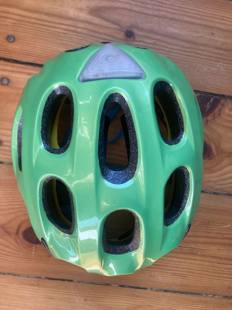 Kask rowerowy dziecięcy Abus z lampką 52-57cm