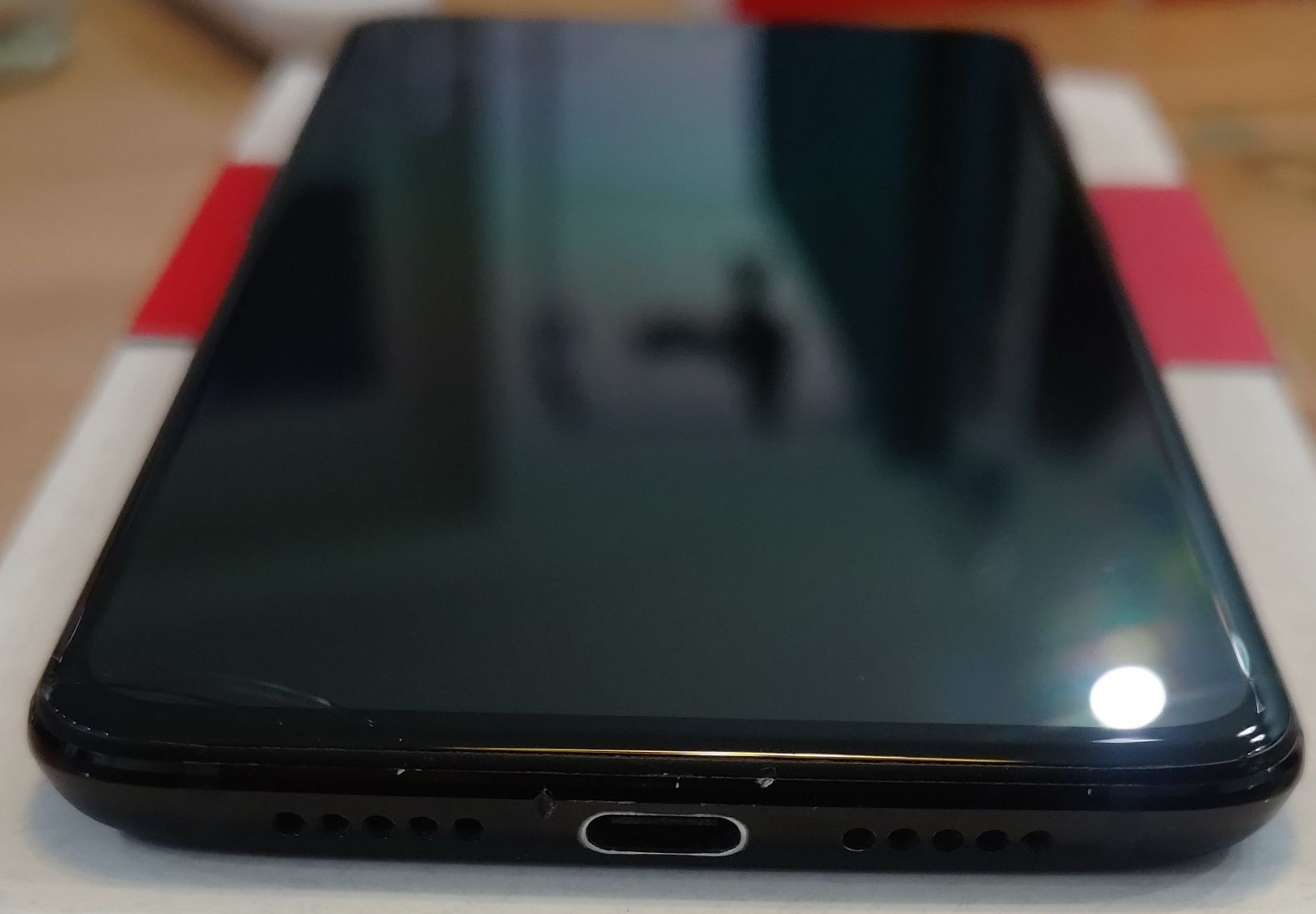 OnePlus 6T Midnight Black 8/128 + OnePlus Bullets + gratisy