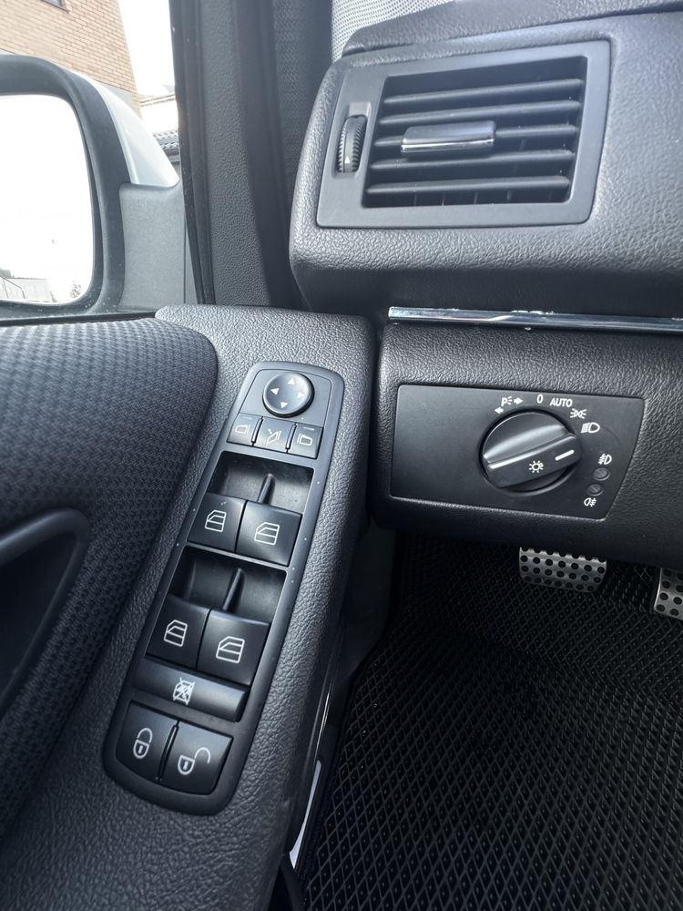 Mercedes-Benz B-Class 2010