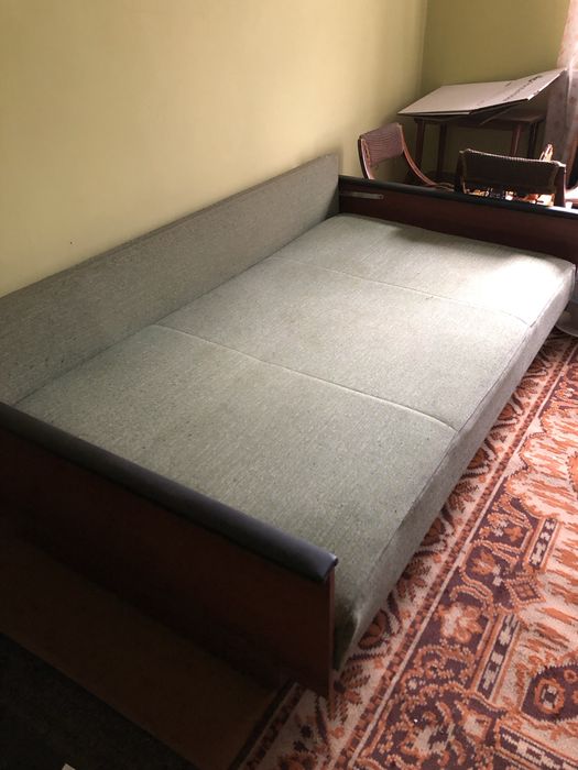 Tapczan , łóżko z pojemnikiem na pościel