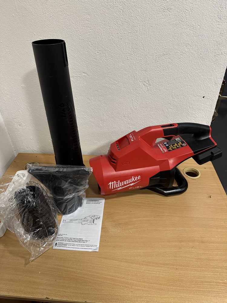 Акумуляторна повітродувка MILWAUKEE 2824-20 M18