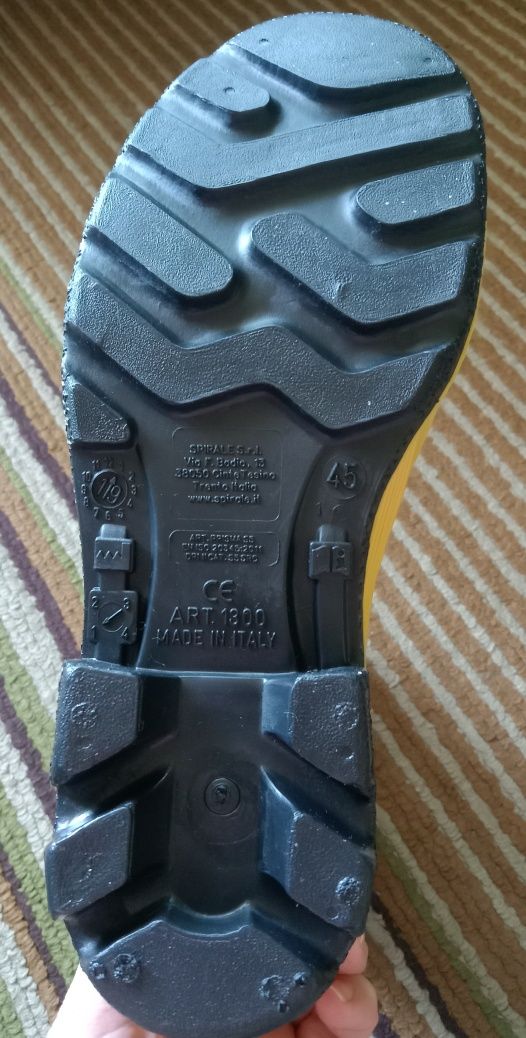 Чоловічі  гумові  чоботи  розмір 43 та 45