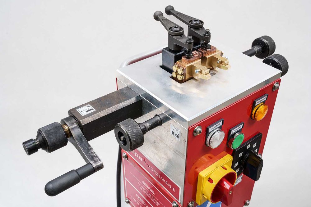 Zgrzewarka doczołowo-zwarciowa ZDZ-0,6