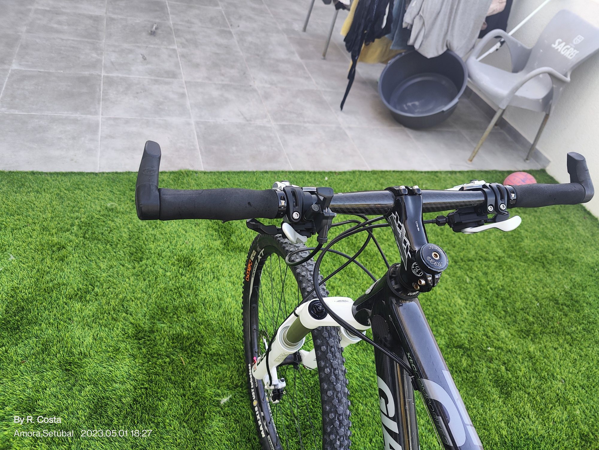 Bicicleta Giant Carbono full Shimano XT