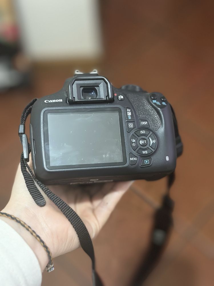 Canon  EOS 1200D