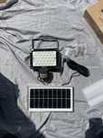 Halogen led z czujnikem ruchu solar