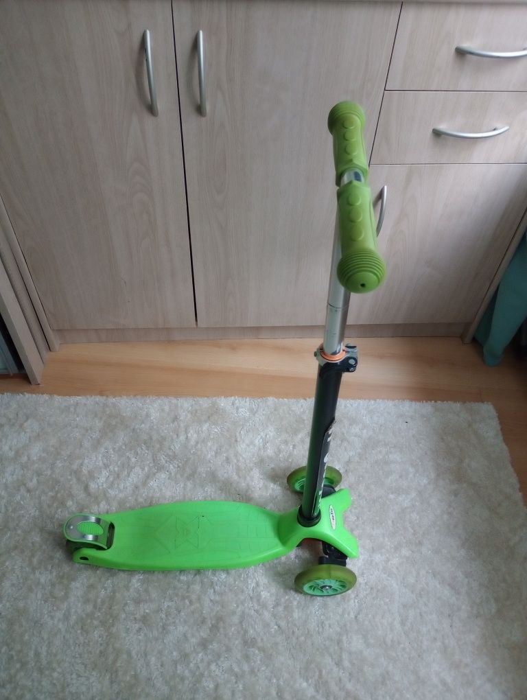 Hulajnoga balansowa trójkołowa SCOOTER
